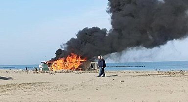 Sahildeki işletme alev topuna döndü