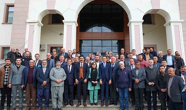 Şahin, deprem bölgelerinde değerlendirme toplantısı yaptı