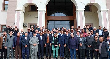Şahin, deprem bölgelerinde değerlendirme toplantısı yaptı
