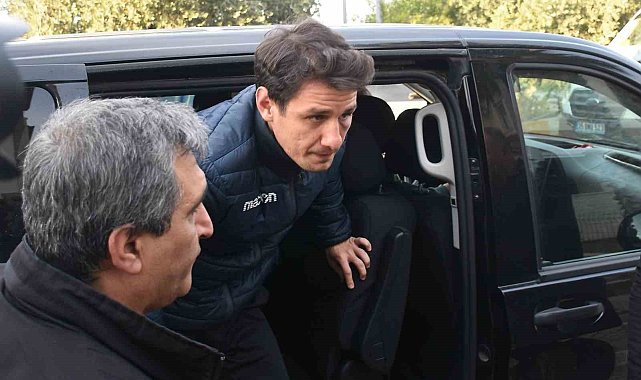 Saldırıya uğrayan hakem Halil Umut Meler, ailesine kavuştu