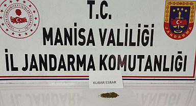 Salihli'de şüpheli şahıstan kubar esrar çıktı