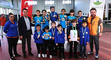 Şampiyon raketler Osmangazi'de yetişiyor