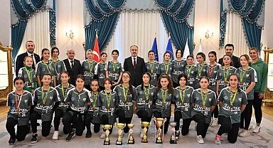 Şampiyon sporculardan Başkan Aktaş'a ziyaret