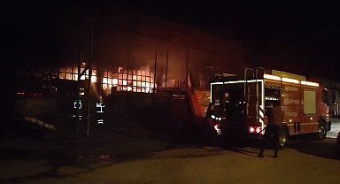 Sanayi sitesinde çıkan yangın paniğe neden oldu