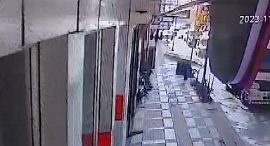 Şanlıurfa'da kamyonun çarptığı tabelanın altında kalan adam ölümden döndü