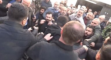 Şanlıurfa'da TSK'yı suçlayıcı konuşan DEM Parti yöneticilerine müdahale: 10 gözaltı