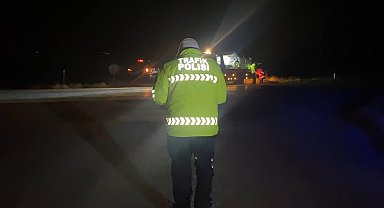 Şarampole uçan otomobil takla attı: 3 yaralı