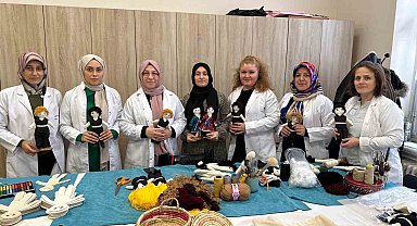 Savaş mağduru çocuklar için oyuncak ve eşofman üretiyorlar