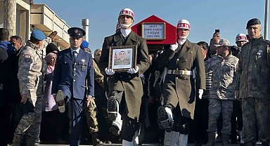 Şehit Piyade Sözleşmeli Er Emre Taşkın son yolculuğuna uğurlandı