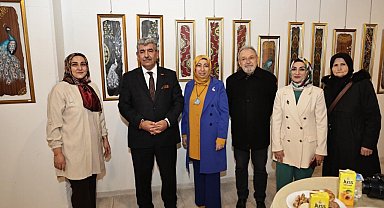 Selçuklu'dan günümüze gelen motifleri ağaç parçalarına işleyerek yaşatıyor