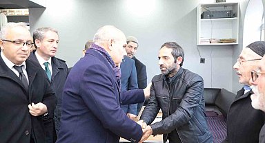 Servis minibüsü ile kamyonet çarpıştı: Lise öğrencisi hayatını kaybetti
