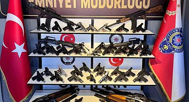 Seyhan polisi 58 ruhsatsız silah ele geçirdi, 12 kişi tutuklandı
