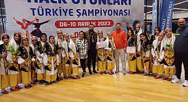 Seyhan'ın halk oyunları ekibi Türkiye 3'üncüsü oldu