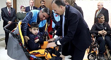 Siirt engelli bireylere akülü araç desteği sağlandı