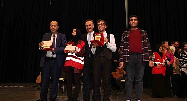 Siirt'te 7. geleneksel engelleri aşta gel ses yarışması düzenlendi