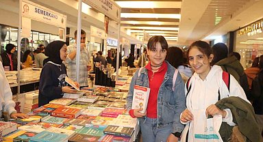 Siirt'te binlerce kitap okuyucusunun beğenisine sunuldu