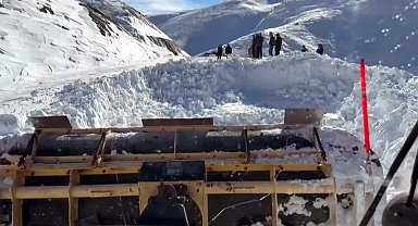 Siirt'te kar nedeniyle kapanan grup köy yolları ulaşıma açıldı