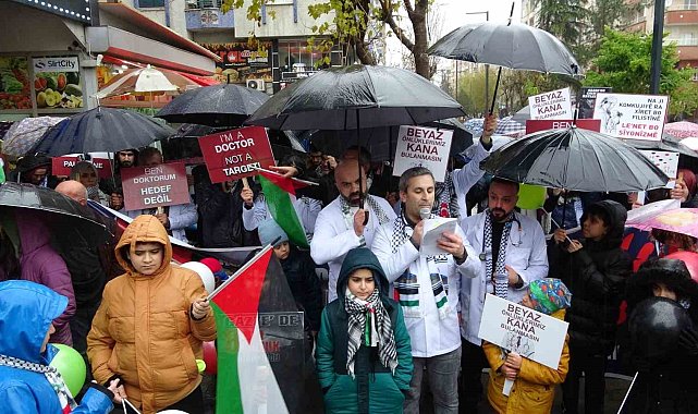 Siirt'te sağlık çalışanlarından Filistin için 'sessiz yürüyüş'