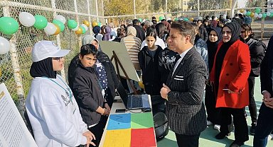 Silopi'de öğrenciler projelerini bilim şenliğinde sergiledi