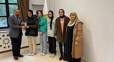Simav Kız İmam Hatip Lisesi öğrencileri Filistin için yardım topladı