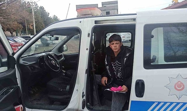 Sınava geç kalan öğrencinin imdadına polis yetişti
