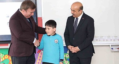 Sınıf başkanlığını kazandı "Valiyi okulumuza getireceğim" sözünü tuttu