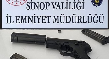 Sinop'ta şok uygulama: Şüpheli şahıstan silah ve susturucu çıktı