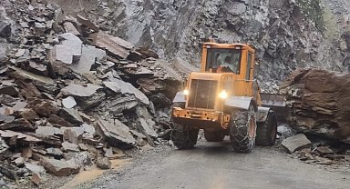 Şırnak-Beytüşşebap yolunda heyelan