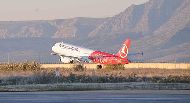 Şırnak'ta 11 ayda 381 bin kişi uçak yolculuğunu tercih etti