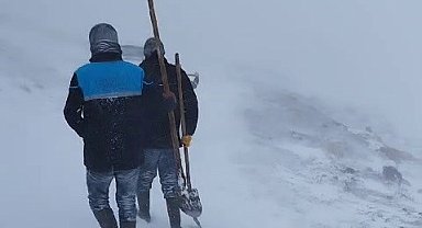 Soğuk ve fırtınalı havada ekiplerden hummalı çalışma