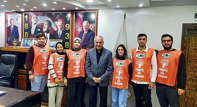 Sokak hayvanları için bir araya geldi