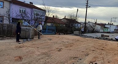 Sokaklarda belediye ekiplerince çalışma