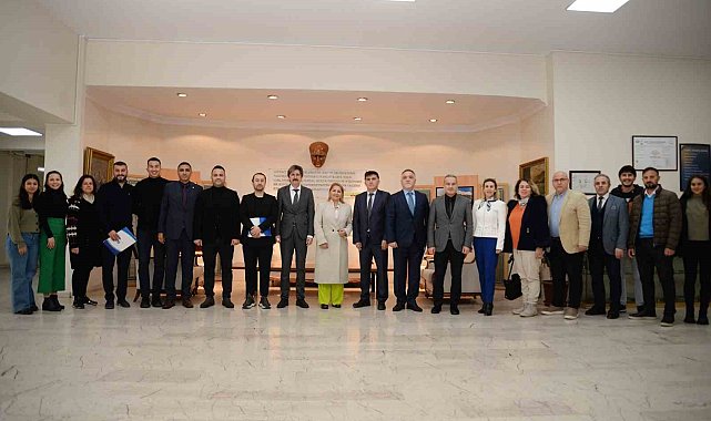 Spor Bilimleri Fakültesi'nin başarılı öğrencilerine burs desteği