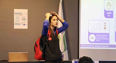 SUBÜ'lü öğrencilere afet farkındalık ve gönüllülük eğitimi