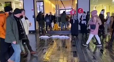 Sultanahmet ve Taksim'de "kanlı", "maket bebekli" İsrail protestosu