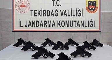 Şüpheli araçtan 10 adet ruhsatsız tabanca çıktı