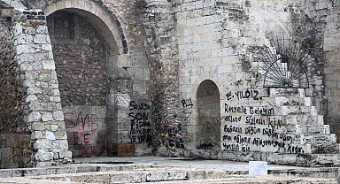 Tarihe yapılan ayıp brandayla kapatıldı