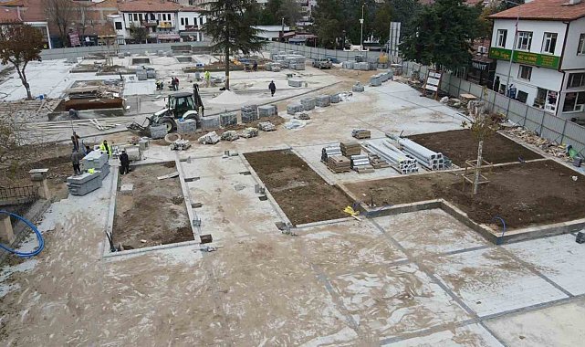 Tarihi Çorum Meydanı'nda çalışmalar tüm hızıyla devam ediyor