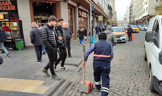 Tarihi Sur ilçesinde temizlik çalışmaları sürüyor