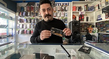 Teknik serviste panik anları: Telefon bataryasının patlama anı kamerada