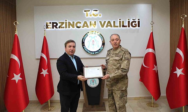 Teröristleri etkisiz hale getiren jandarma komutanlarına 'Başarı Belgesi' verildi