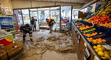 Tirilye esnafının sel zararları tazmin edilmeye başlandı