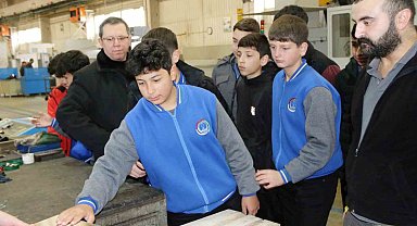 TOBB Kütahya OSB MTAL öğrencileri, sanayi bölgesindeki fabrikaları ziyaret ediyor