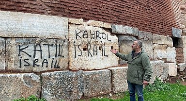 Trajikomik protesto...2 bin yıllık surlara İsrail'in zulmünü kazıdılar