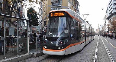 Tramvayların led ekranında 'Milletimizin başı sağ olsun' yazısı yer aldı