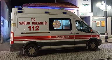 Tüfekle oynarken kazara arkadaşını vurdu