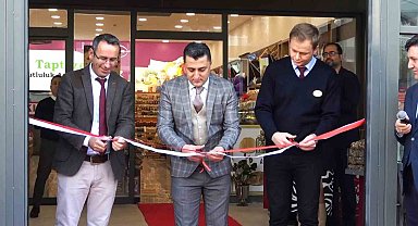Tuğba Kuruyemiş 112. şubesini Bursa'da açtı