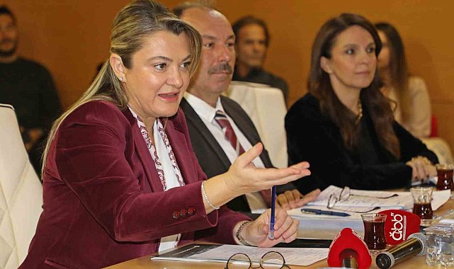 Tuncer: "Kentin görünen yüzü, vizyonu, Konyaaltı Sahili yaşatılmalı"