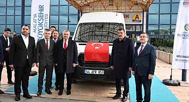 Turgut Özal Tıp Merkezi'ne araç hediyesi