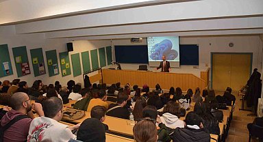 Turizm Fakültesinde "Osmanlı'nın Son Döneminde Eskişehir'in Sosyo Kültürel Yapısı" konuşuldu